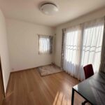 南東の洋室。明るい室内です。