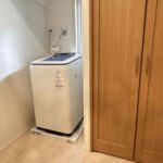 洗面室に隣接しランドリールームがございます。