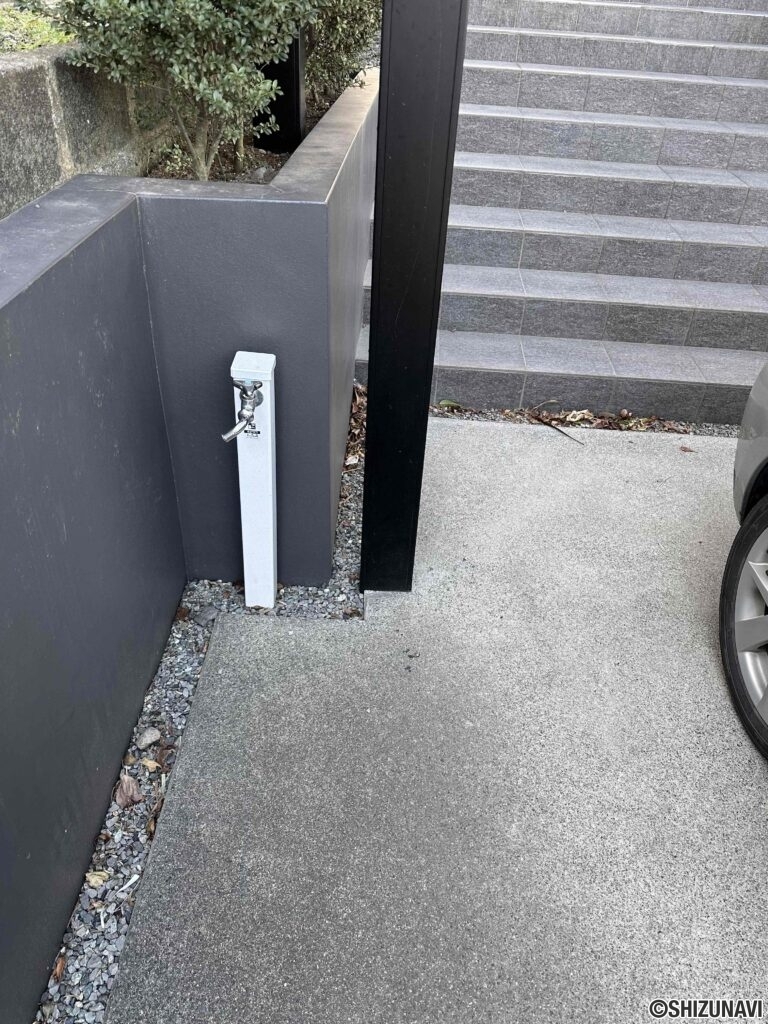 外水栓がありますので、洗車等も可能です。