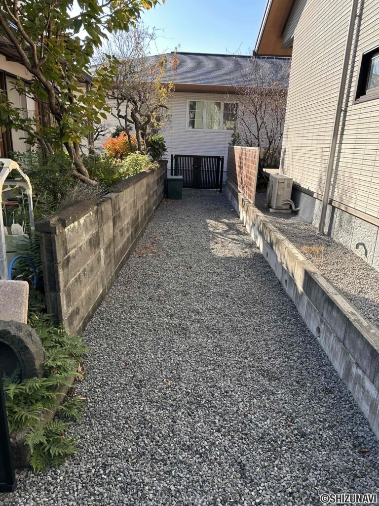 南側の通路へ出入りもできます。