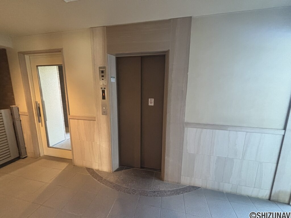 マンションのエレベータのお写真です。