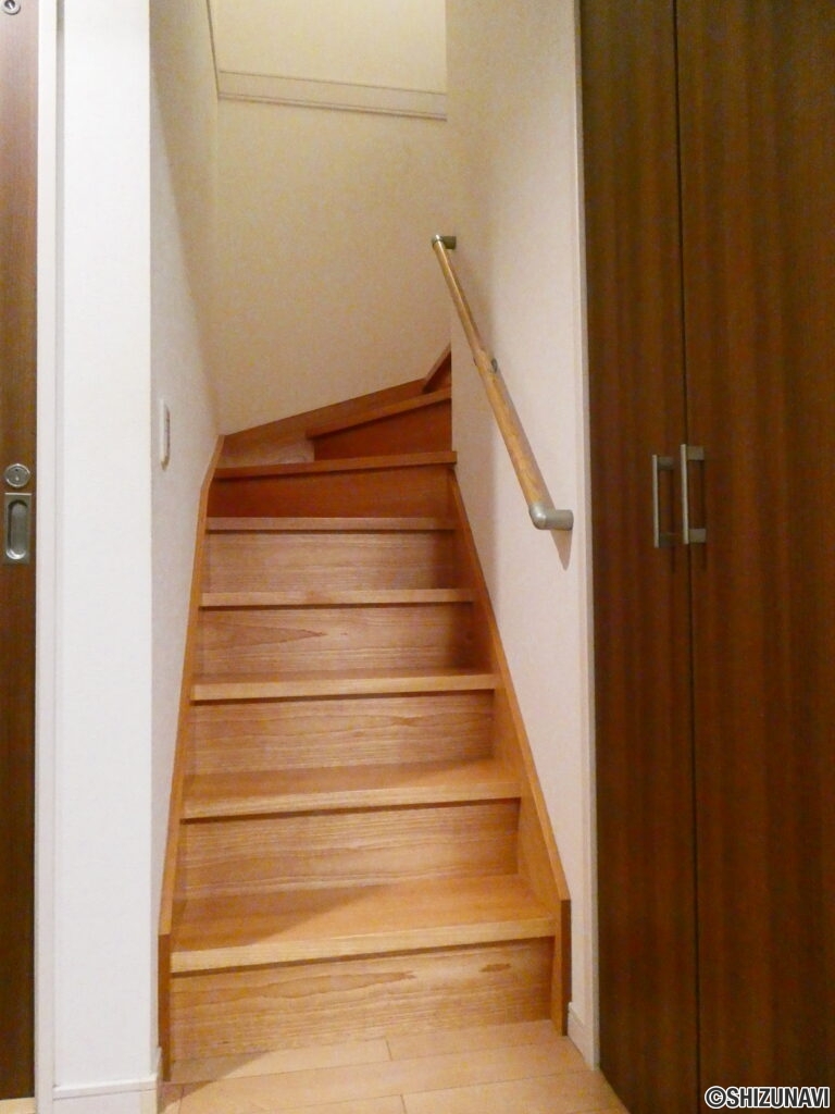 2階への階段
