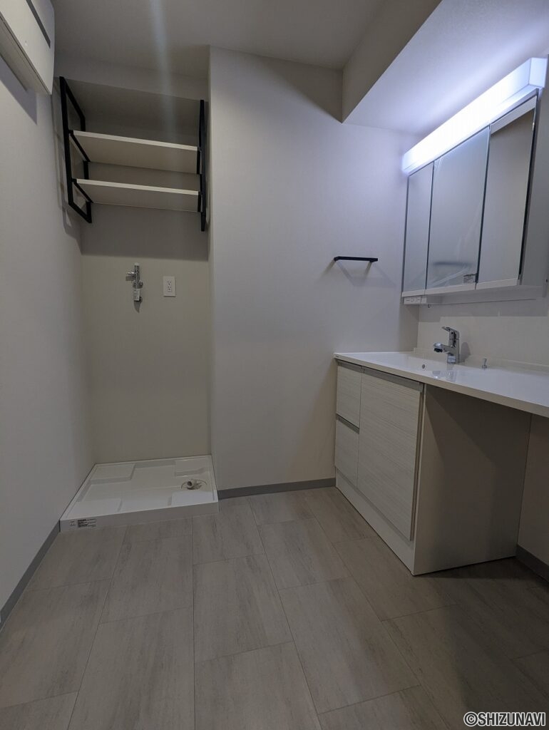 ウィンドリッヂ鷹匠　洗面室