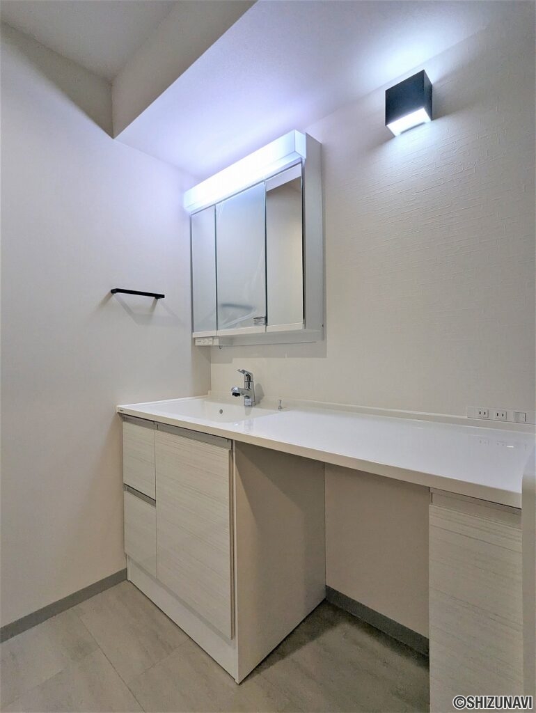 ウィンドリッヂ鷹匠　洗面室