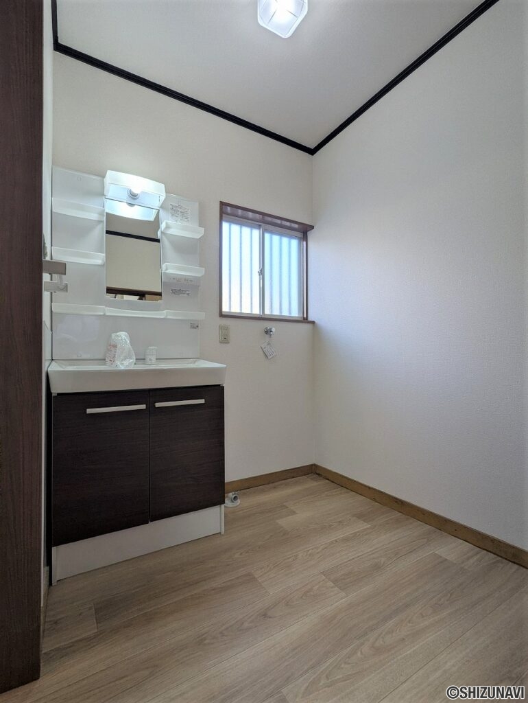 静岡市　清水区八坂北1丁目2-39　室内