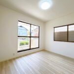 2階西側洋室　別角度です。