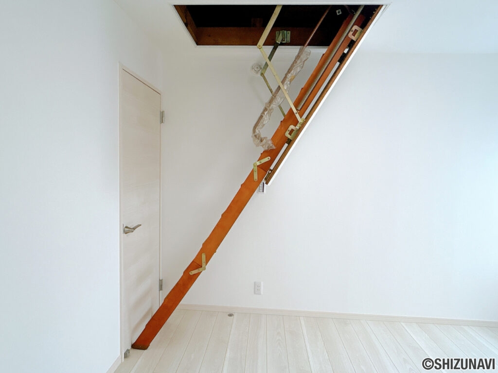 折りたたみ式はしご