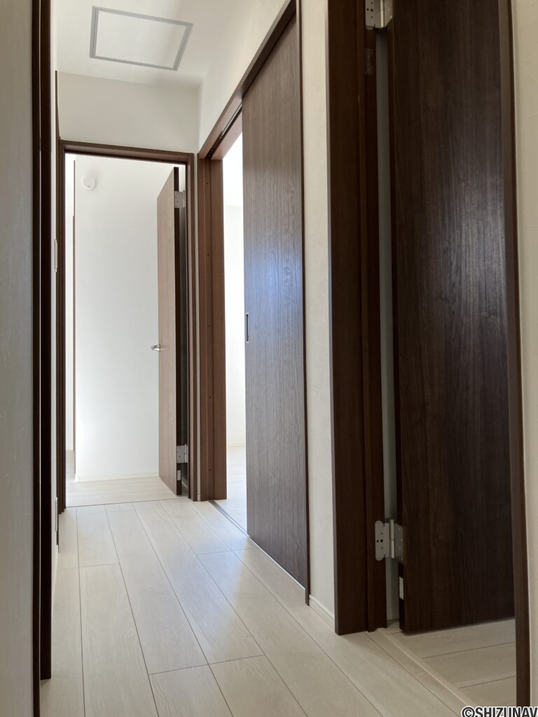 葵区田町　A号棟２階廊下