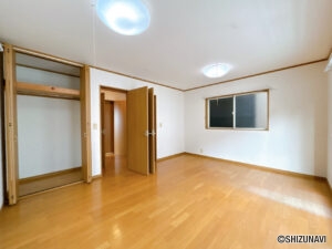 2階南側洋室10帖