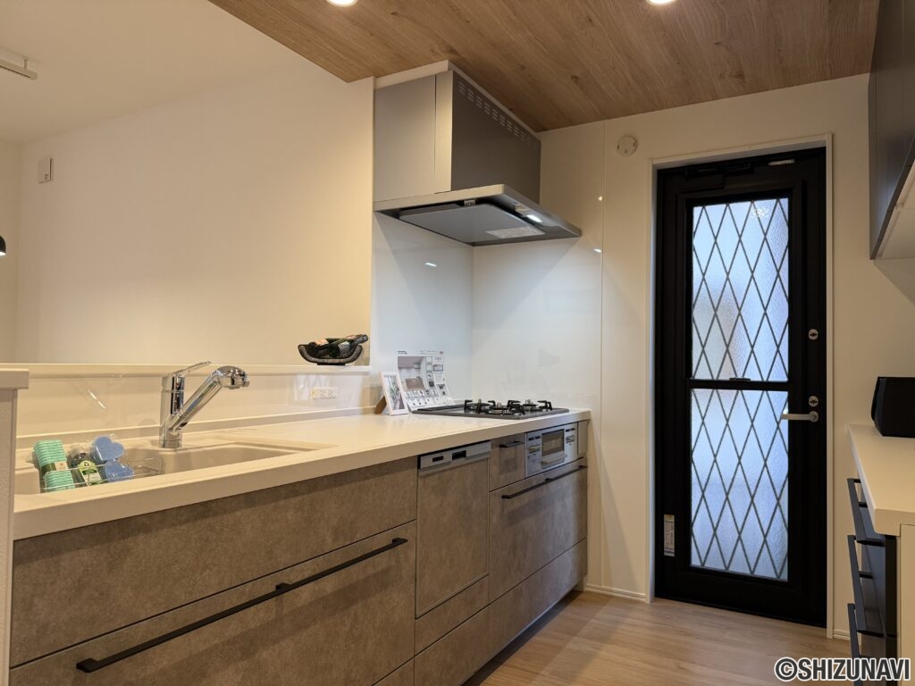 勝手口のあるキッチン