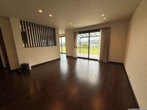 袋井市浅名　セキスイハイム施工　軽量鉄骨造２階建　駐車場複数台以可能　太陽光発電システム搭載（9kw以上）、快適エアリー全居室の画像