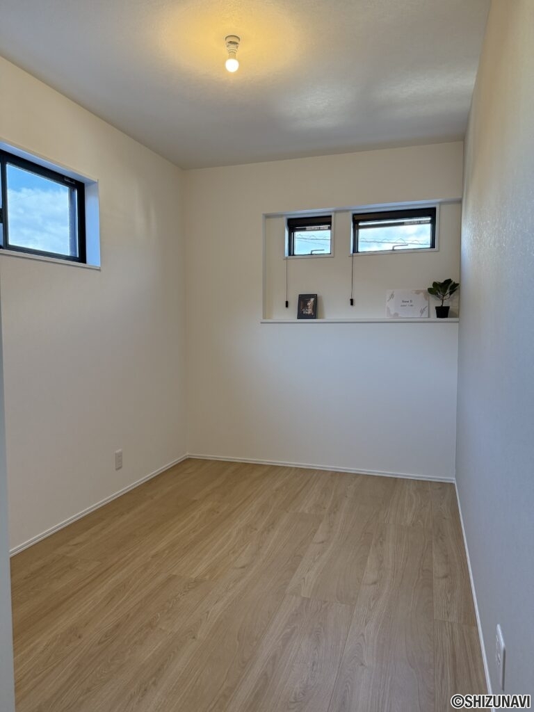 洋室5.2帖　西側