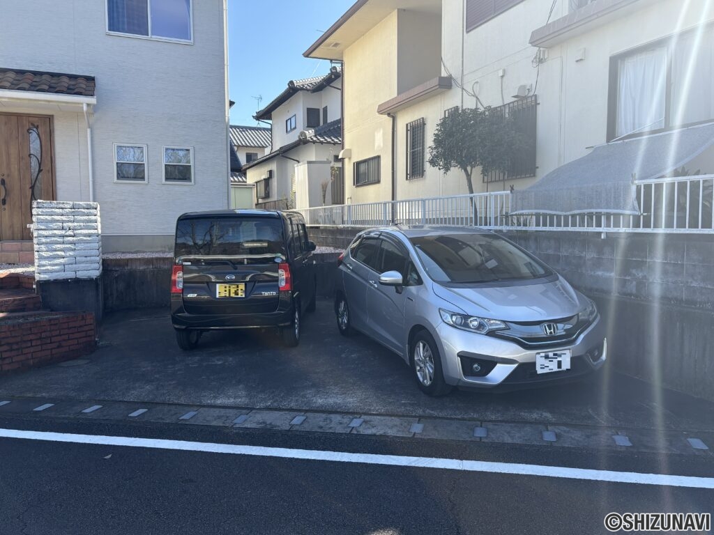 駐車場 2台駐車できます。