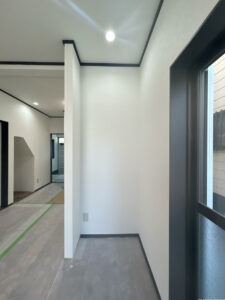 【リフォーム中/収納】（4/18撮影）LDKの収納です。可動棚を設置します。