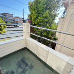 【リフォーム前/バルコニー】（4/18撮影）バルコニー床面は防水塗装を行います。