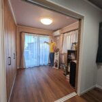 ダイニングキッチン隣の洋室開け放して使えば10.3帖になります。