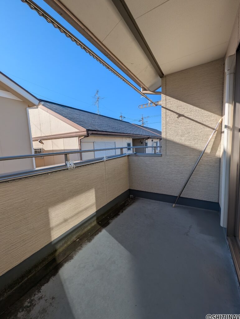 バルコニーは奥行きがあり、使い勝手が良さそうですよ。