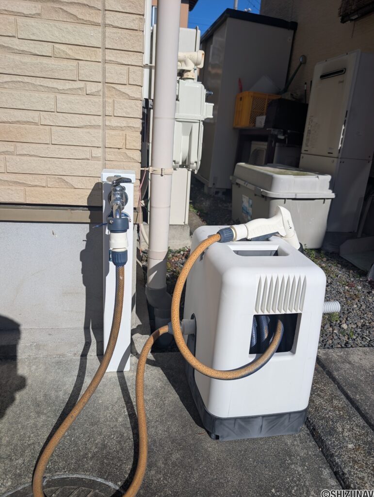 外に水栓があります。