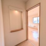 リビング手前にはニッチカウンターがあります。