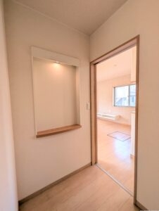 リビング手前にはニッチカウンターがあります。