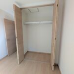 2階5.2帖　収納　こちらもクローゼットで棚付き。