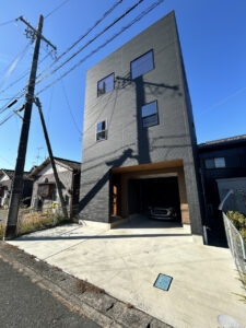 浜松市中央区泉4丁目　3LDK　2024年築、ガレージ付きの物件画像