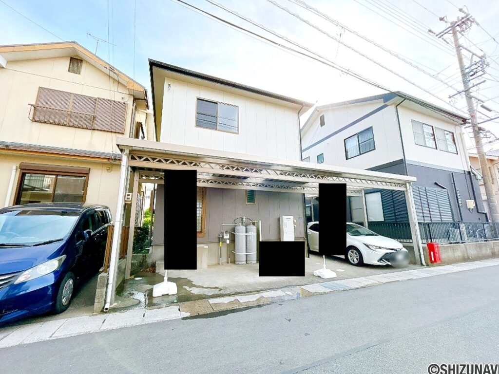 【リフォーム中/外観】外壁と屋根の塗装を行います。