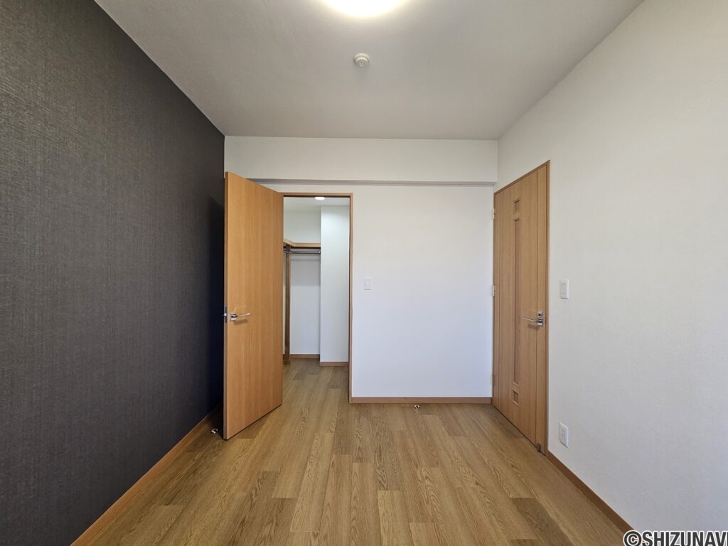 洋室6.2畳　収納