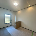 【リフォーム中/リビング】（4/18撮影）別角度。キッチンと繋げて約10帖のLDKに変更する予定です。