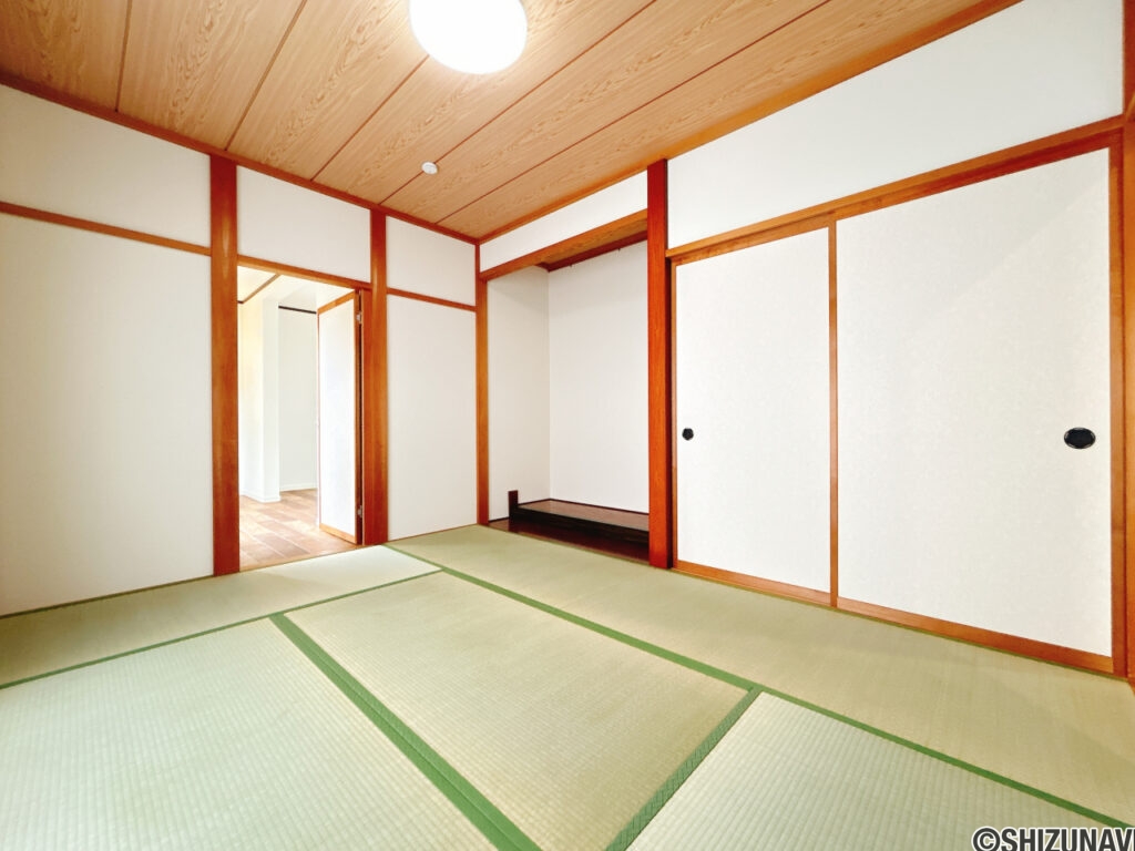 【リフォーム済み/1階6帖和室】畳の表替えとクロスの張替えを行いました。