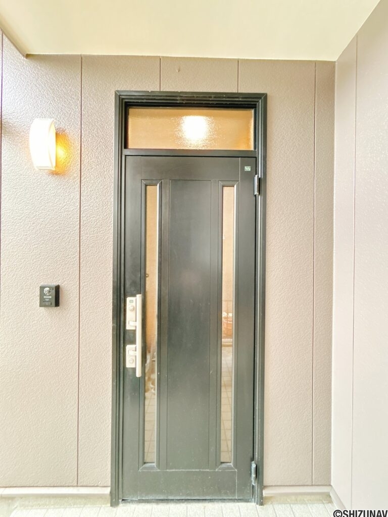 【リフォーム済み/玄関外観】