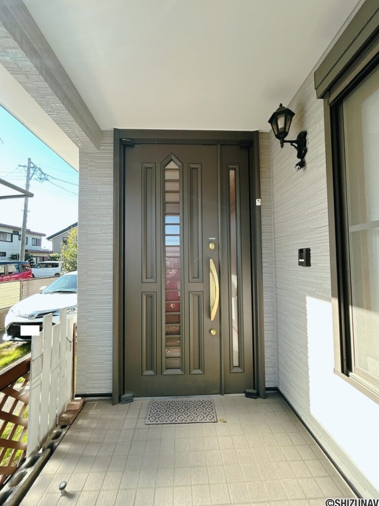 【玄関外観】