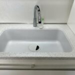 高級感のある人工大理石のシンクとなっております。