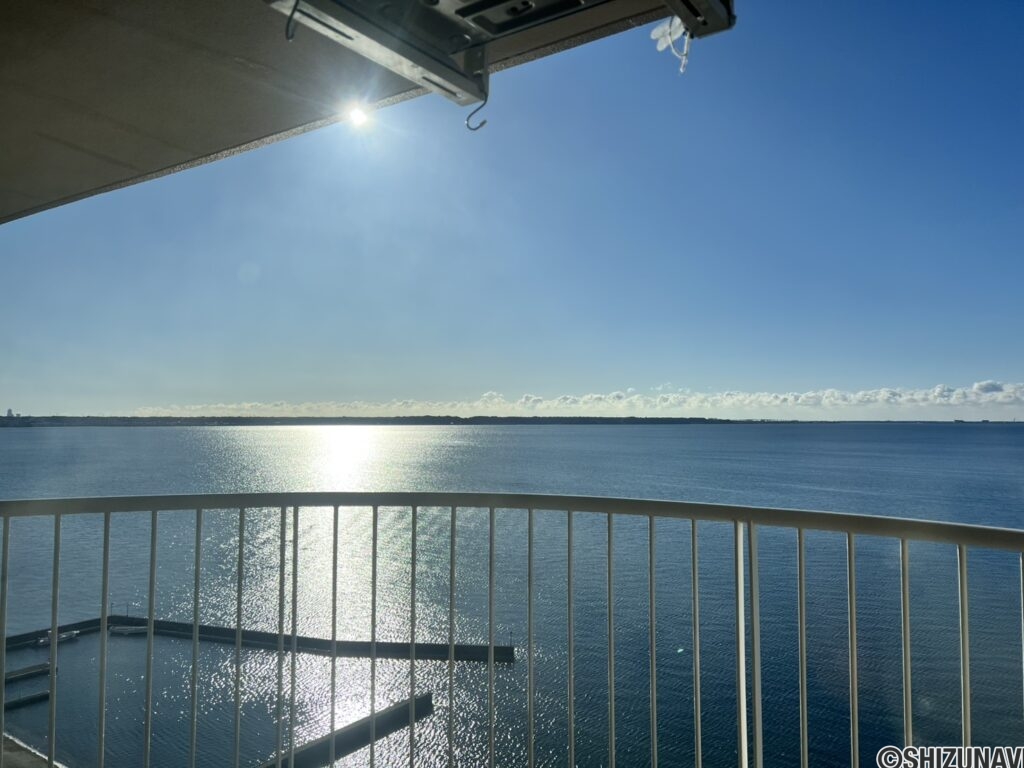 見渡す限り一面の湖なので、とても景色が良いです。