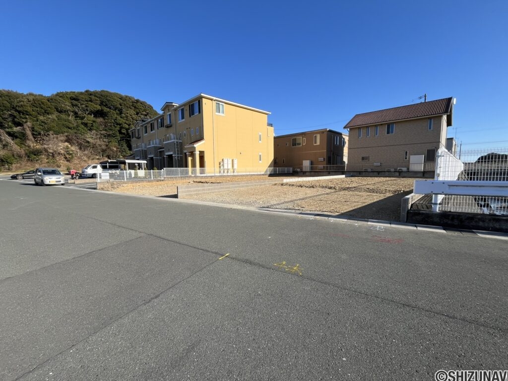 前面道路(西→東)