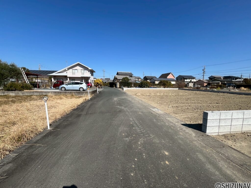 前面道路(南→北)