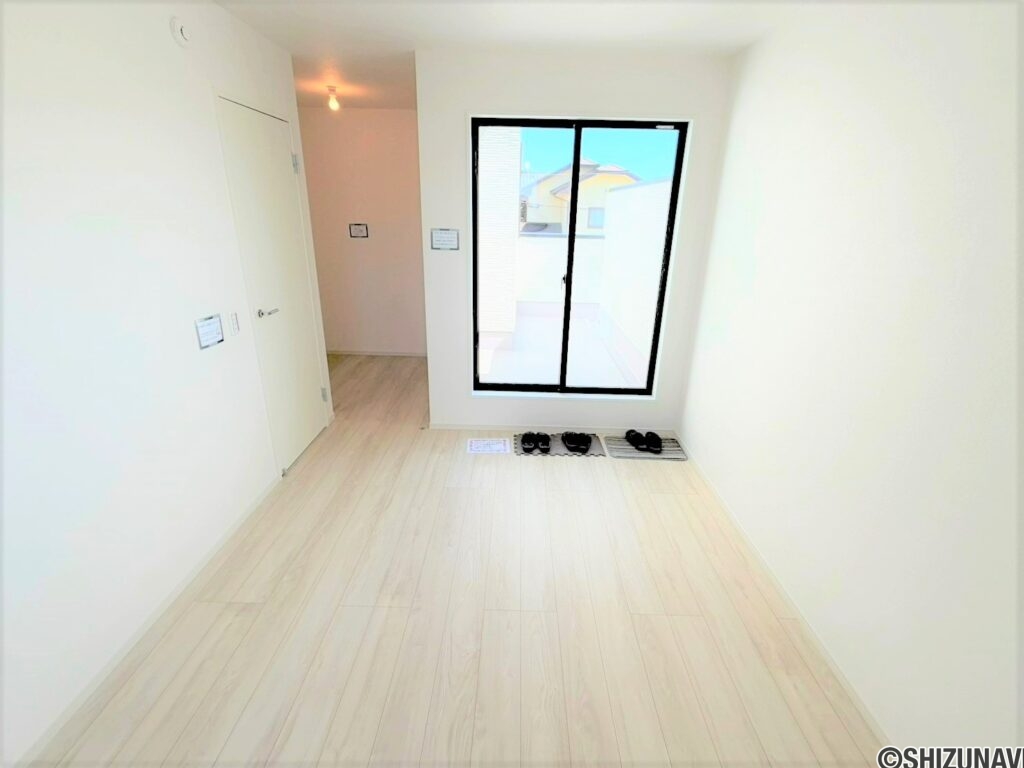 2号棟　2階南側の主寝室ウォークインクローゼットがついております。