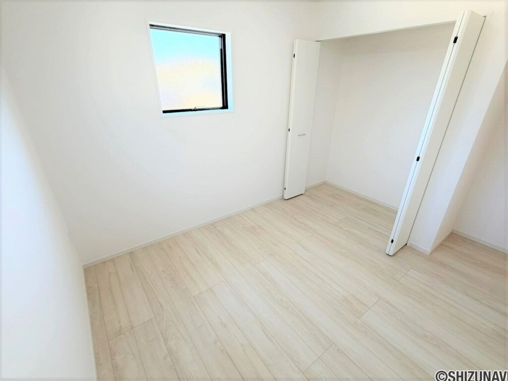 2号棟　2階北東の洋室