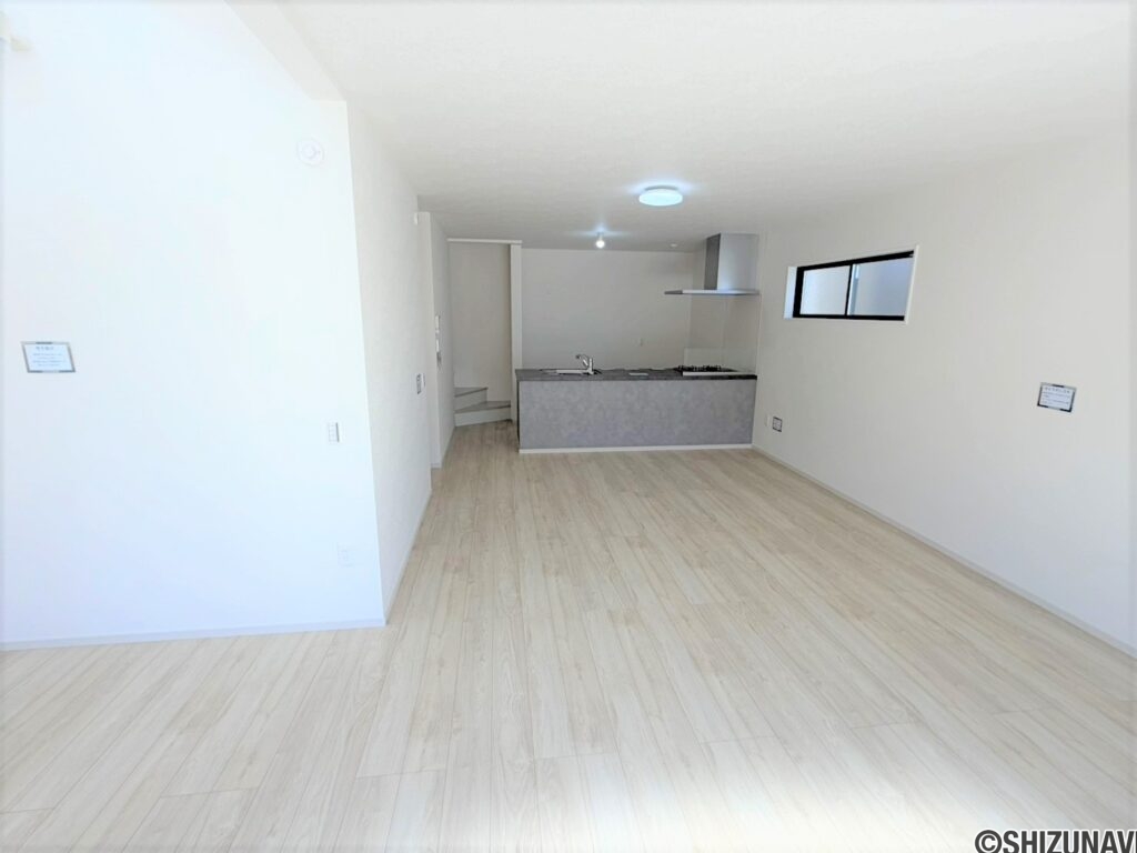 2号棟　リビング広々とした空間+吹き抜けで、お洒落さ◎