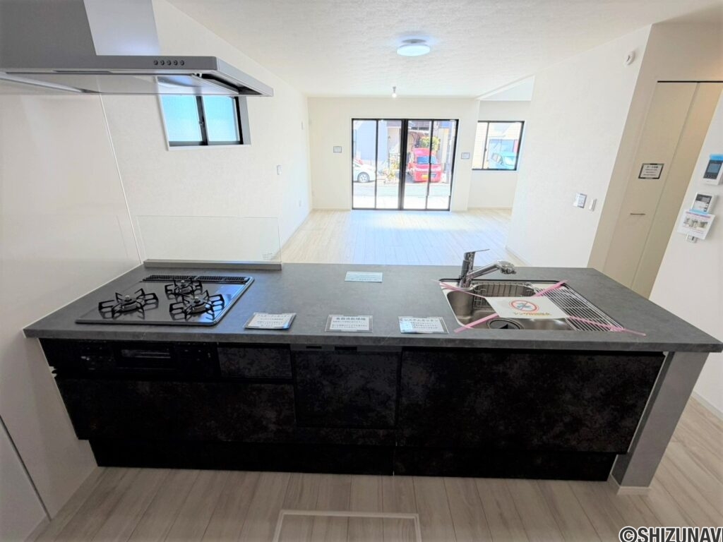 2号棟　キッチンからの眺め視界が広いので解放感抜群です♪