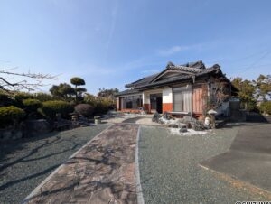 菊川市下内田　中古住宅の物件画像