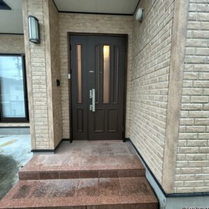 カチタス　高柳3丁目　玄関