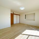 2階南東側洋室　別角度です。