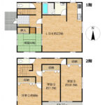 【間取り図】1階に和室1部屋と水回り、2階に洋室3部屋がある4LDKの間取りです。LDKは22帖の広さがあり、1・2階両方に御手洗いがございます。