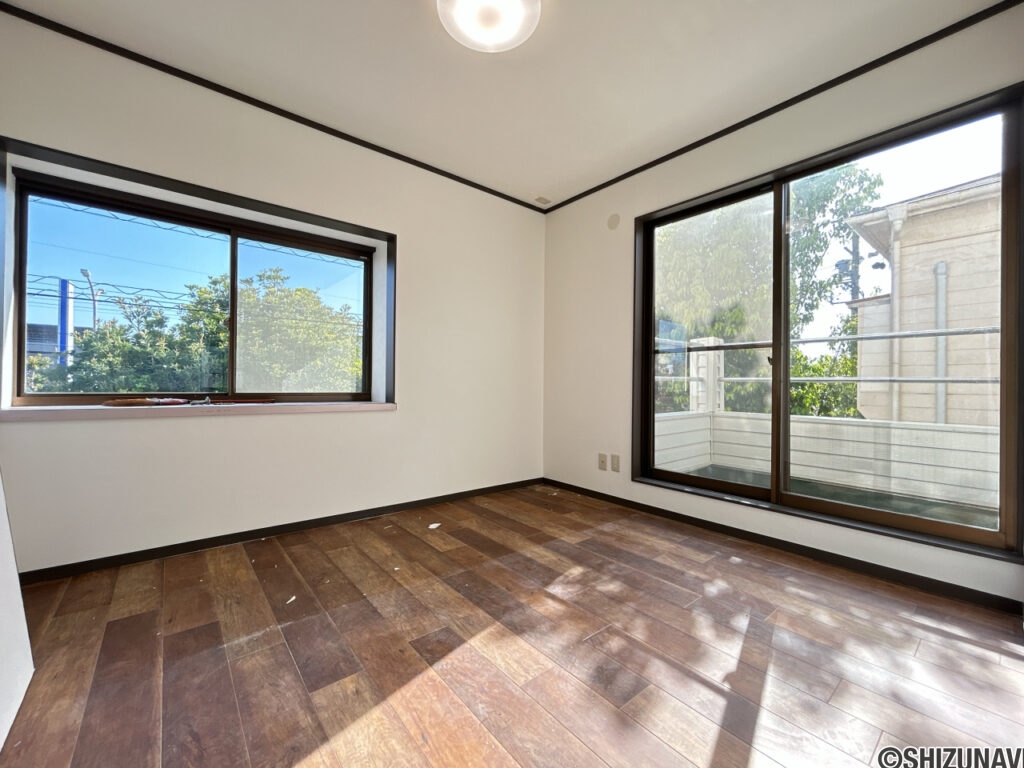 【リフォーム中/2階洋室6.25帖】（4/18撮影）床はフロアタイルを上張りし、天井・壁はクロス張替えを行う予定です。