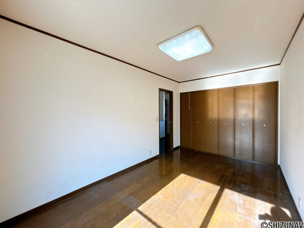 【2階（2）洋室7.5帖】