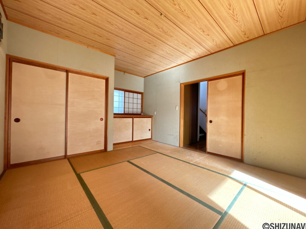 【1階8帖和室】