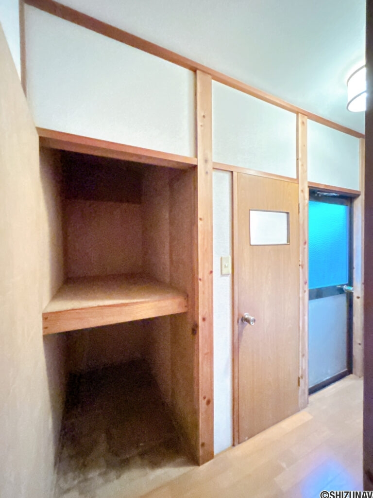 【1階廊下収納】