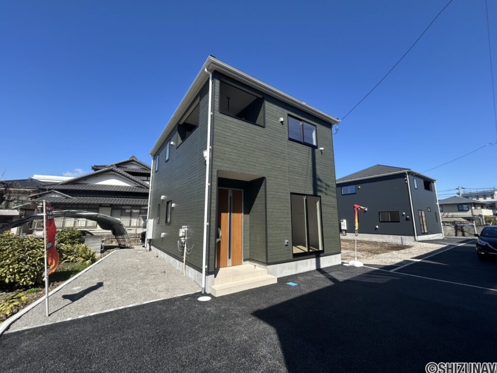 南西側からの写真です。