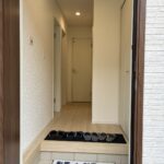 【２号棟】玄関